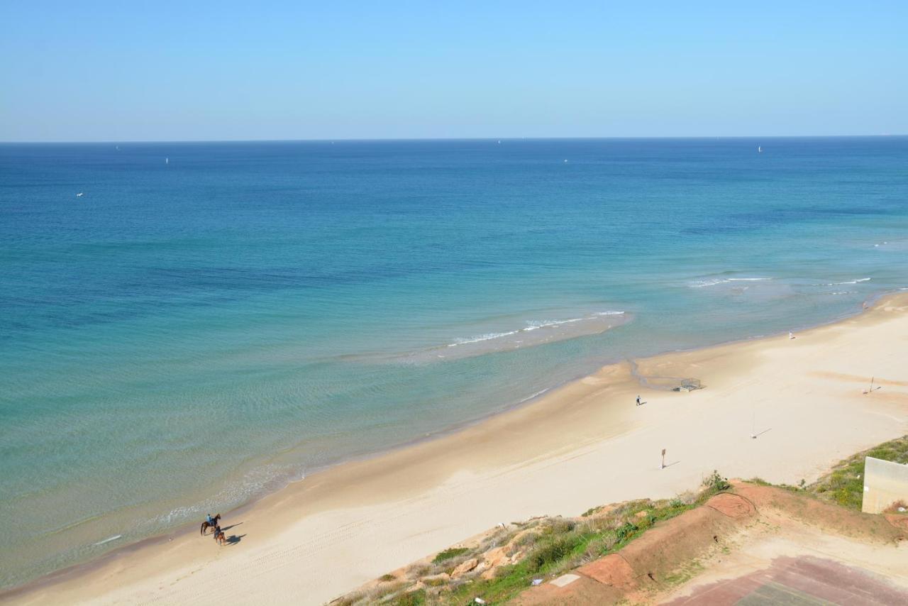 Lex Home In A Luxury Hotel Herzliya Экстерьер фото